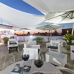 Luxury 3*