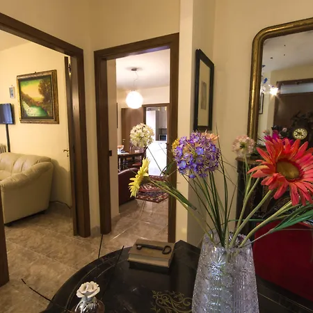 فندق مبيت وإفطار Luxury 3*