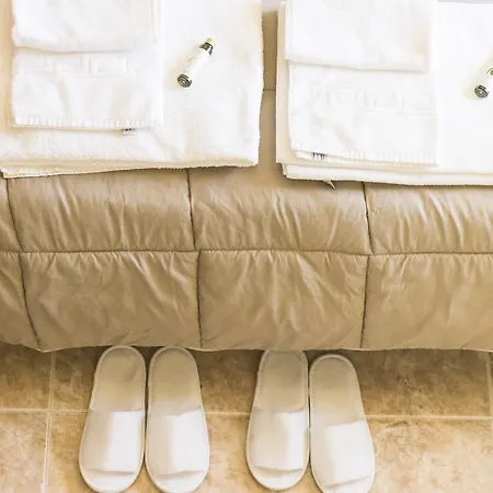 Bed and Breakfast Luxury Λέτσε